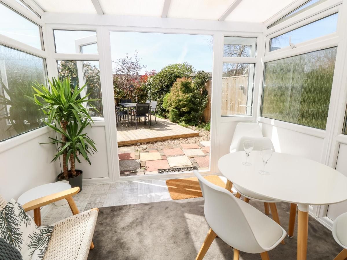 1 Willow Cottages Freshwater Bagian luar foto